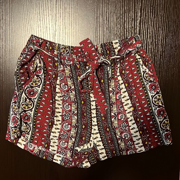 Shorts with‎ pockets‼️ - Picture 1 of 4